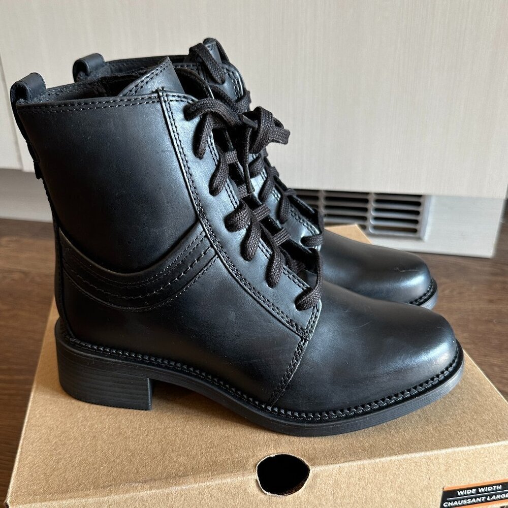 BNIB Clarks Black Maye Combat Leather Boots - Size 6